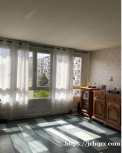 94省vitry sur seine 单间出租 要女生。不吸烟包水电和网络12 平米月租金320欧元