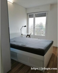 近13区T9第5站Beethoven-concorde, 有一个单间出租，走路2分钟到车站