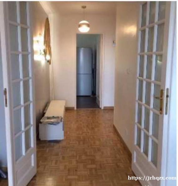 由于房客回国,现有一个房间出租,房子位于地铁8号线附近, 走路1分钟即可到达creteil univ 由于房客回国,现有一个房间出租,房子位于地铁8号线附近, 走路1分钟即可到达creteil univ