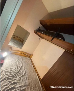 房租出租92省公寓楼，有中央暖气，13号黄灯最后一个地铁站，les courtilles有小单间出租