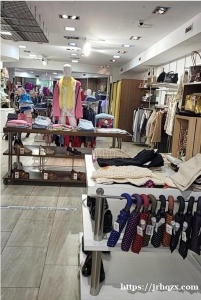 Vigo Galicia 服装店转让，位置佳多年老店。生意稳定。有多家服装店转