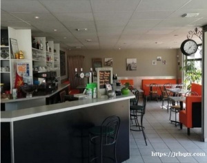 76省，鲁昂西餐厅转让，室内有200平可容纳至少80个位子+terrasse100平。厨房设备齐全，