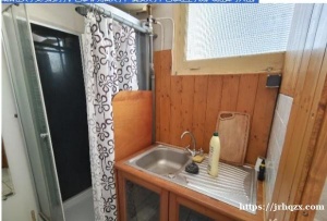 一个带家具房间可以长租也可以短租 Orsay 91省 rer B le guichet 地铁站附近。