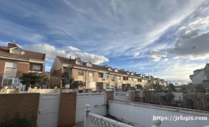 PARLA四层大别墅出租！带私人泳池，