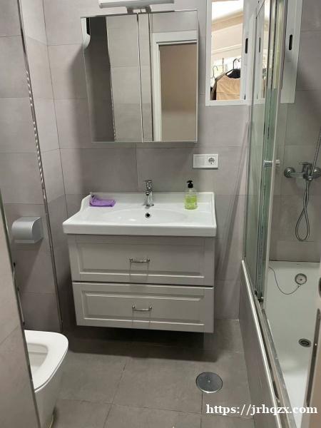 10号线Batan地铁站 __-2间单人间大床房出租 10号线Batan地铁站 __-2间单人间大床房出租