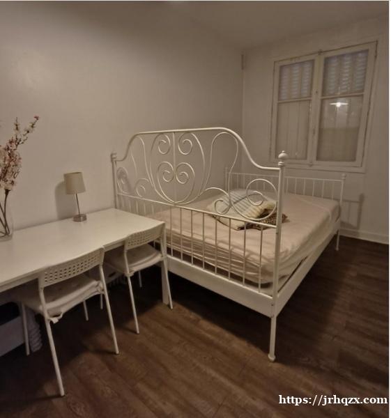 地点:METRO 9 号线 CHARONNE 站 2分钟,或 BUS 76,BUS 46 地点:METRO 9 号线 CHARONNE 站 2分钟,或 BUS 76,BUS 46