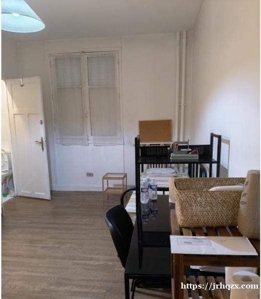 地点:METRO 9 号线 CHARONNE 站 2分钟,或 BUS 76,BUS 46 地点:METRO 9 号线 CHARONNE 站 2分钟,或 BUS 76,BUS 46