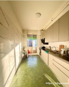 直接房东 DERGANO，即日起租，散租 ，只限学生。短租到7-8月底，只剩最后1个房间