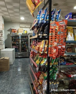 马德里 parla新区 出售一家糖果店 4万2左右 价格可商量 可面谈