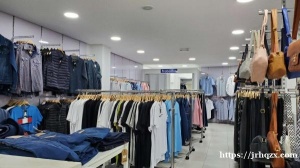 瓦伦西亚市中心经营多年服装店转让