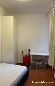 9月1号出租预定房viale Certosa 20 三房一厨一卫 每个房间都有空调 和蚊纱窗 家俱齐