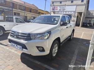 车辆出售：出售一台2018年，丰田hilux手动档双排，2.4GD6柴油车3把钥匙，9万多公里，联系