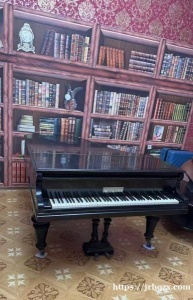 我想卖一架三角钢琴