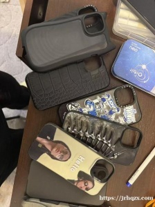 圣彼得堡 很新送手机壳价格可刀