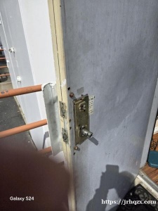 修门修锁24小时装锁8184701009