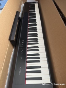 出电钢琴，全新键盘，麻将