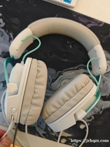 出闲置二手，键盘150，耳机100，鼠标50，打包带走280