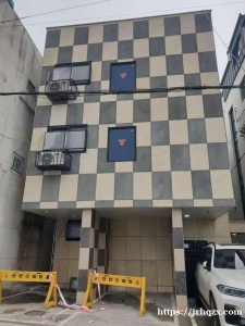 我现在有房子需要出租，位于新林洞有三出 ， 독산동有一栋新的（可以养宠物，家电齐全，有电梯）