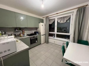 二居其中的一间大房间 可1-2人住 短期出租（3.10-7.10可租）