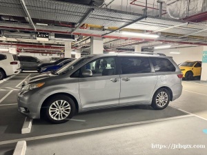 自用丰田塞纳出售