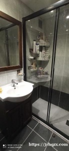 马德里阳光房间空调暖气全包直租