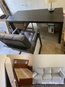 搬家转让：1.5米实木床+硬厚记忆棉床垫+床头柜、9成新$200，写字桌+台灯+椅子$100