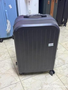 七区出一个24寸行李箱 用过一次