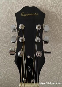 出一把吉他，EpiphoneAJ-100-NA全新。送琴包背带，有兴趣的朋友可以加一下，价格便宜