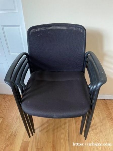 售4把扶手椅子，每把$30，四把$100，东北区19136自取。