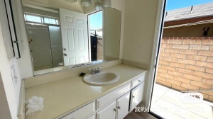 精品房源West Covina(西科汶纳) 位于Azusa &amp; Amat 交叉口，独浴独卫单间简炊出租。