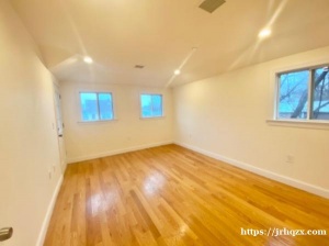 法拉盛全砖独立57/161St.2楼3房2浴出租租金＄33001个月