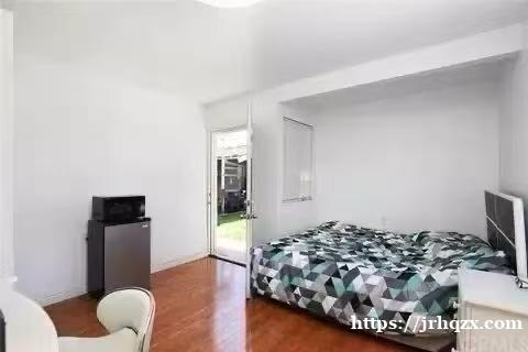 Chino市中心独立出入,独立卫浴(卫浴在卧室内)套房出租,这是新加建的ADU,$999/月 Chino市中心独立出入,独立卫浴(卫浴在卧室内)套房出租,这是新加建的ADU,$999/月