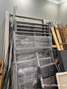 低价出售 上下铺 床铺配件 以及轮胎