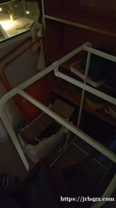 出两个晾衣架，一个40，两个70，出折叠小桌子，一个40，三个100，出搅拌机60，可以打碎冰