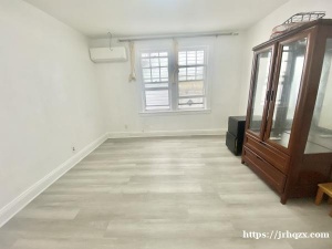 法拉盛独立屋近金城发2房1浴出租水电气全包租金$2500 1个月