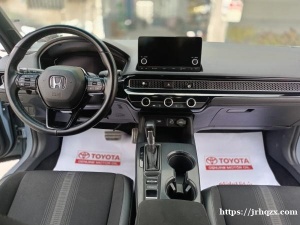 2022 款本田思域运动涡轮增压版，月租 2600 美元