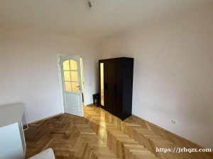 普里莫地铁站附近单间出租，楼下（中国超市 麻辣烫 麻将馆 五分超市）价格商议