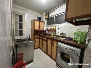 亚历山大住宅房有3个床位200埃磅一晚有厨房可以做饭，附近超市菜市场健身馆都有