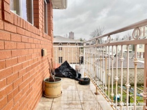 法拉盛全砖独立屋出租57/161St.2楼3房2浴租金$3300一个月