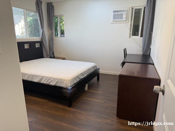 一厅一房一厨一浴、独立进出、子母房整体出租 一厅一房一厨一浴、独立进出、子母房整体出租