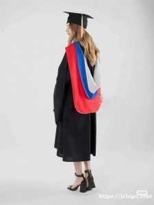 6.9后可出租一套学士服，身高160-188cm，身材不限都可穿～价格美丽