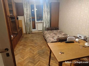 ［转租］普里莫附近三居室其中大房间转租