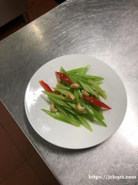 找一个长期稳定的中餐厨师工作