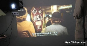 我想投稿，出一个投影仪＋幕布。 投影仪是哈趣h1，效果图如下，一个是晚上，一个是白天。400r出