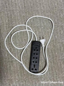 出插板 沙特香水 还有四分之三 钢铁侠低音炮(可插卡可蓝牙)Abu-Awab