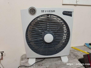 出风扇买了不到半个月有  风扇风力大没有任何问题