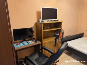 好房招短租，其中一个房间（房主回国，实际上一个房间的价格等于租一整套）