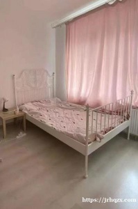 出宜家床，1000可小刀