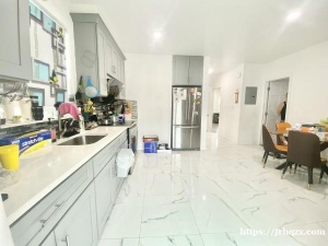 法拉盛新装修l楼独立屋2房1浴出租电水气全包租金$2500一个月