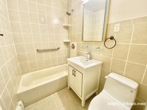 道格拉斯顿1楼1大厅2大睡房1浴出租房东包暖气热水和冷水租金$2350一个月